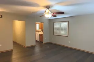 182 Saenz Ln, Joliet, IL 60436 - Photo 5