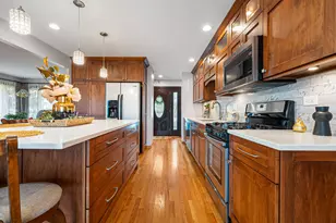 8832 Pleasant Ave, Hickory Hills, IL 60457 - Photo 3