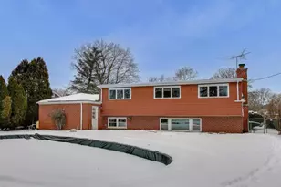 2537 Pick Dr, Glenview, IL 60025 - Photo 3