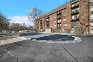 4731 St Joseph Creek Rd, Lisle, IL 60532 - Photo 15