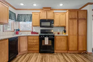 1116 Lakeview Rd, Elgin, IL 60123 - Photo 9