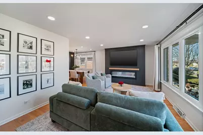 6814 N Dowagiac Avenue, Chicago, IL 60646 - Photo 5