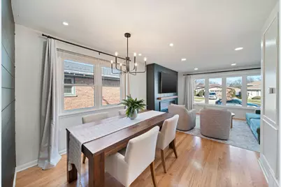 6814 N Dowagiac Avenue, Chicago, IL 60646 - Photo 9