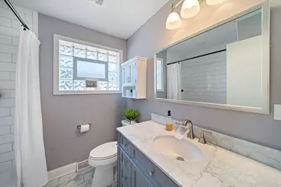 6814 N Dowagiac Avenue, Chicago, IL 60646 - Photo 17