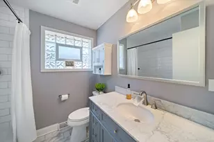 6814 N Dowagiac Ave, Chicago, IL 60646 - Photo 17