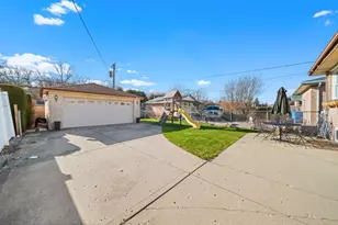 6814 N Dowagiac Ave, Chicago, IL 60646 - Photo 33