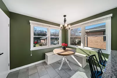 6814 N Dowagiac Avenue, Chicago, IL 60646 - Photo 13