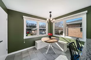 6814 N Dowagiac Ave, Chicago, IL 60646 - Photo 13