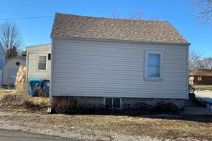 622 W North Street N, Pontiac, IL 61764 - Photo 3
