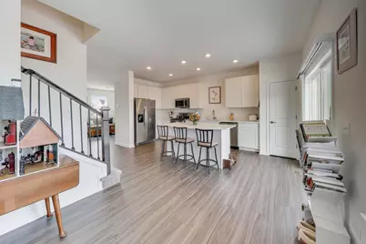 709 Neubauer Circle, Lindenhurst, IL 60046 - Photo 9