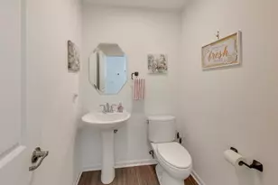 709 Neubauer Circle, Lindenhurst, IL 60046 - Photo 11