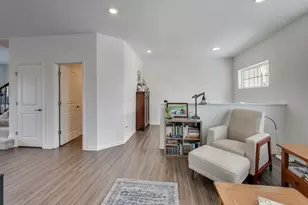 709 Neubauer Circle, Lindenhurst, IL 60046 - Photo 3