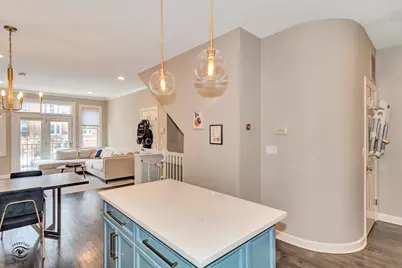 3640 N Damen Avenue #1, Chicago, IL 60618 - Photo 11