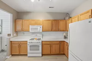 13306 Arboretum Ln, Huntley, IL 60142 - Photo 9