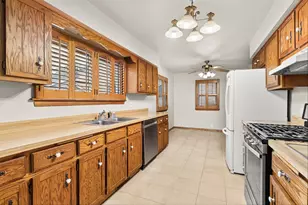 5631 S Oak St, Hinsdale, IL 60521 - Photo 11