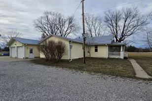 793 County Road 635 E, Wayne City, IL 62895 - Photo 9