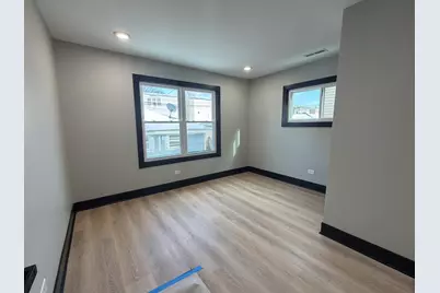 5252 W Berteau Avenue #1, Chicago, IL 60641 - Photo 9