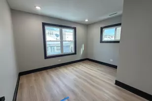 5252 W Berteau Ave, Chicago, IL 60641 - Photo 9