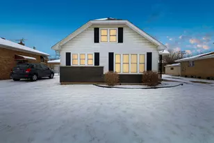 606 De Angelis Ct, Chicago Heights, IL 60411 - Photo 1