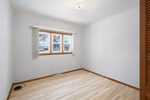 606 De Angelis Ct, Chicago Heights, IL 60411 - Photo 5