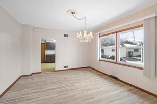 606 De Angelis Ct, Chicago Heights, IL 60411 - Photo 5