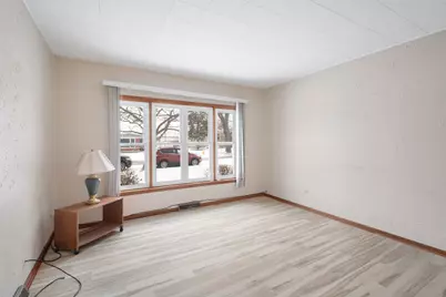 606 De Angelis Court, Chicago Heights, IL 60411 - Photo 3
