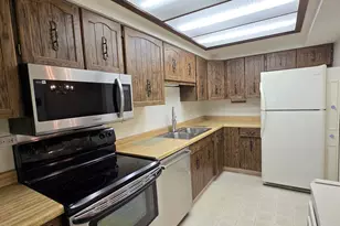 650 Whitney Ct, Gurnee, IL 60031 - Photo 9