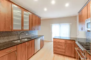 1739 Melise Dr, Glenview, IL 60025 - Photo 13