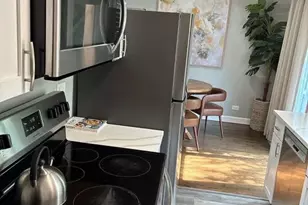 436 Springhill Dr, Roselle, IL 60172 - Photo 5