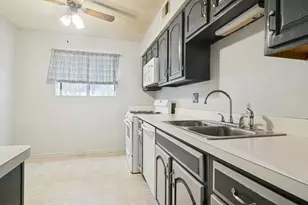 16 W Fern Ct, Palatine, IL 60067 - Photo 5