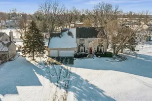 433 Running Deer Ln, Gilberts, IL 60136 - Photo 1