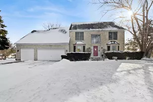 433 Running Deer Ln, Gilberts, IL 60136 - Photo 1