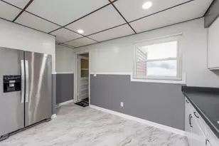 2317 Gideon Ave, Zion, IL 60099 - Photo 9