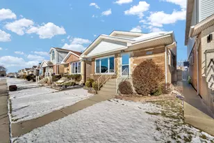 6628 W 63rd Pl, Chicago, IL 60638 - Photo 3