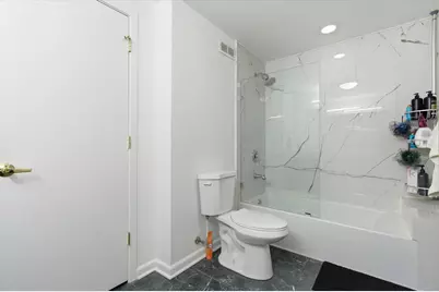 1521 W Haddon Avenue #2B, Chicago, IL 60642 - Photo 11