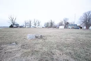 33574 Oak St, Chenoa, IL 61726 - Photo 13