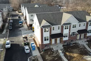 183 Eli Ct, Des Plaines, IL 60016 - Photo 1