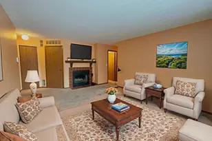 715 N Deer Run Dr, Palatine, IL 60067 - Photo 7