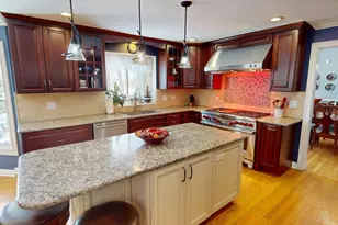 1107 Vineyard Dr, Gurnee, IL 60031 - Photo 9