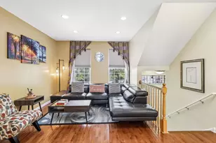 10 Thomas Ct, Grayslake, IL 60030 - Photo 3