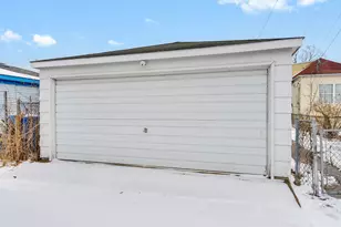 9836 S Drexel Ave, Chicago, IL 60628 - Photo 15