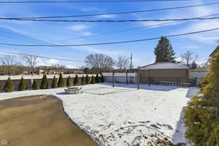 367 Park Ave, Wheeling, IL 60090 - Photo 17