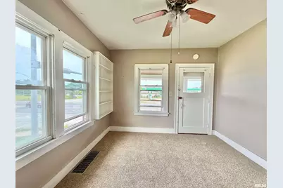 4529 11th Street, Rock Island, IL 61201 - Photo 3