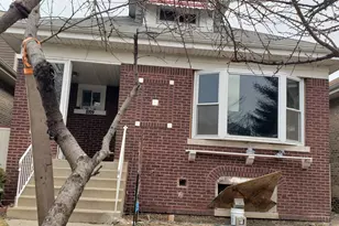 5709 S Mozart St, Chicago, IL 60629 - Photo 3