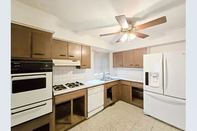 1329 Easy Street, Glendale Heights, IL 60139 - Photo 13