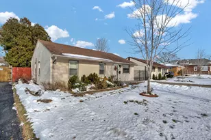 664 E Oakton St, Des Plaines, IL 60018 - Photo 3