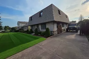 10530 S 82nd Ct, Palos Hills, IL 60465 - Photo 1