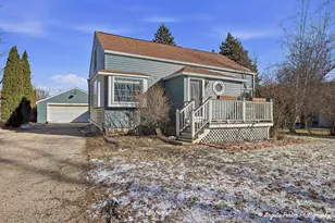 4812 Barnard Mill Rd, Ringwood, IL 60072 - Photo 1