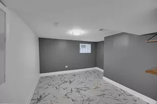 8250 S Rhodes Ave, Chicago, IL 60619 - Photo 13