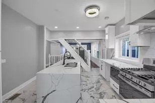 8250 S Rhodes Ave, Chicago, IL 60619 - Photo 9